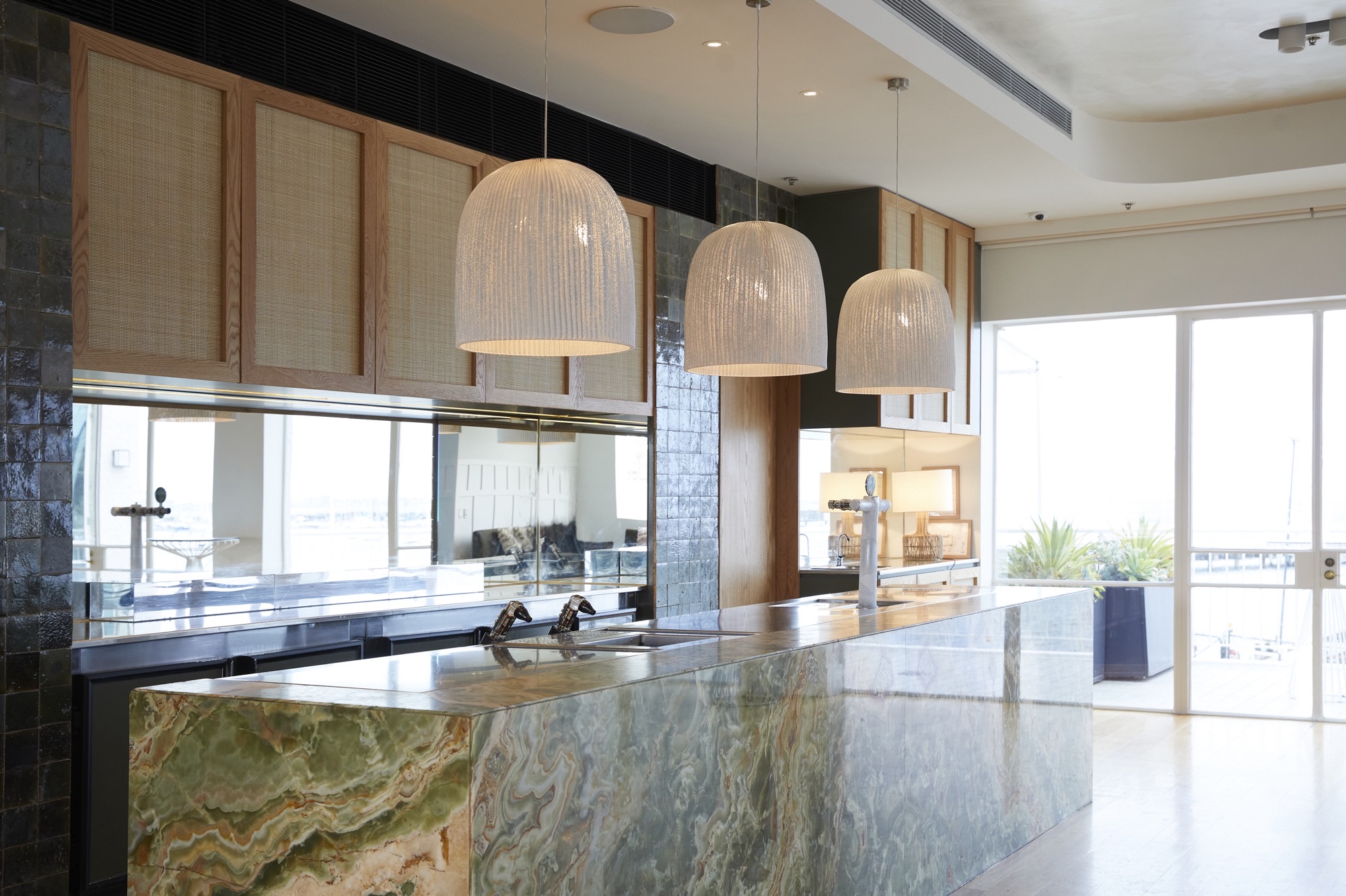 009 harbour room_dec4